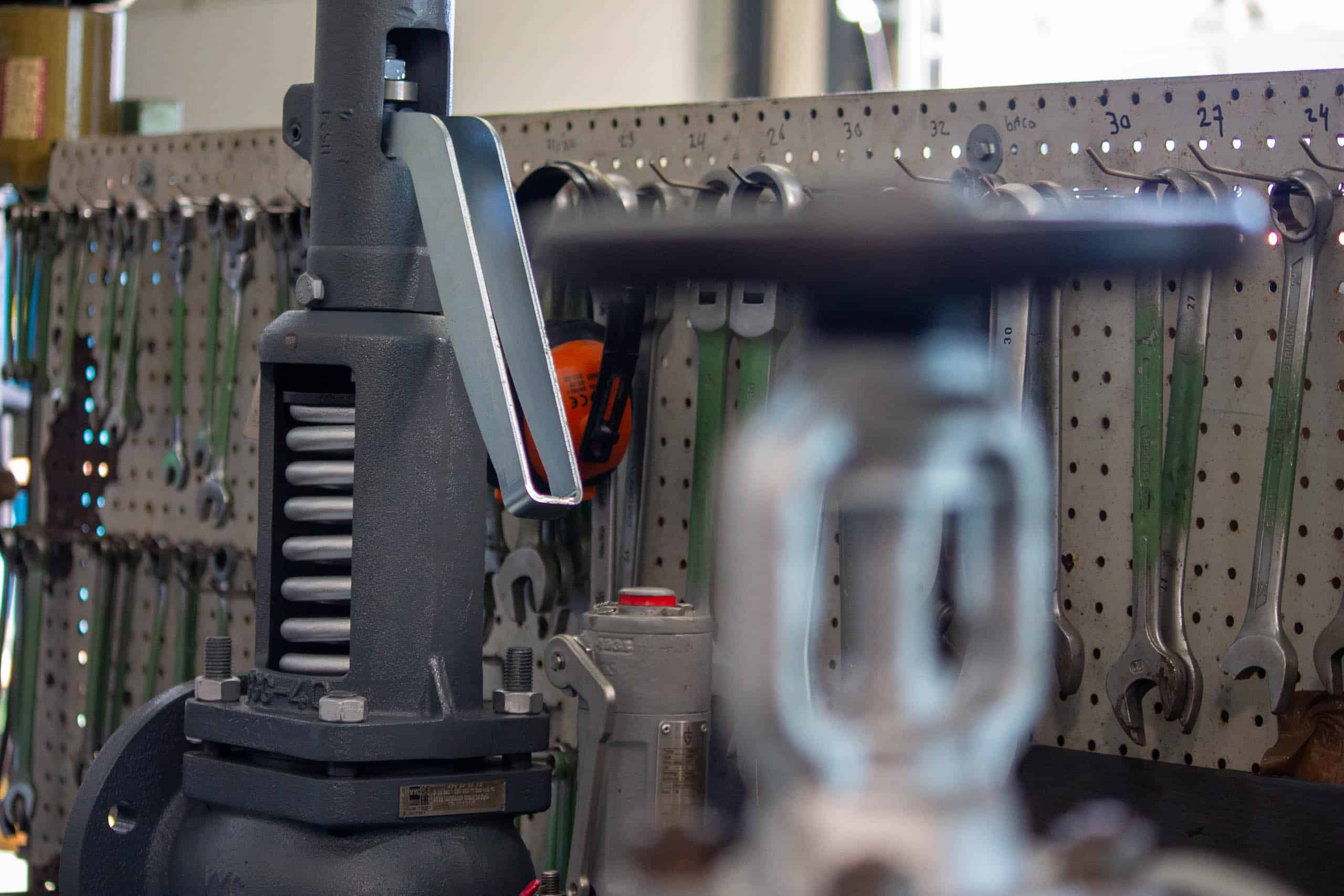 Veiligheidsventiel vervangen in stoominstallatie universiteit